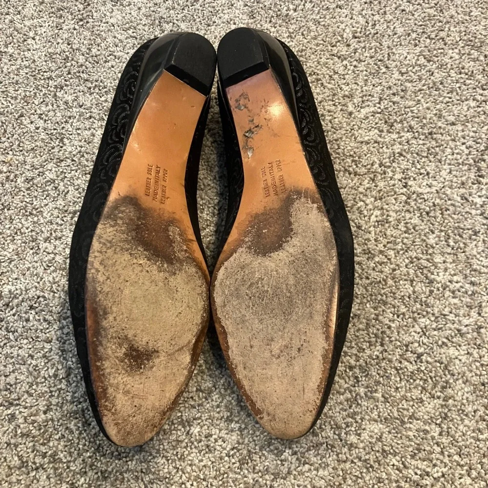 VTG Salvatore Ferragamo Black Silver Swirl Flower Wedge Pumps 7.5 AAAA Narrow